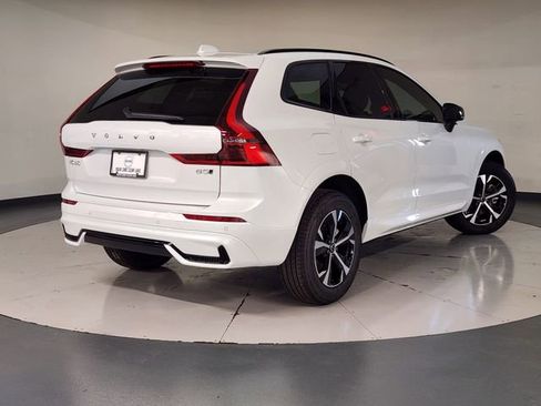 New 2026 Volvo XC60 B5 Core AWD/4WD image 2