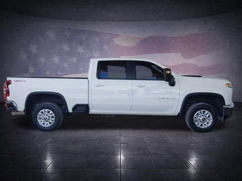 Used 2022 Chevrolet Silverado 2500 LT w/ Convenience Package AWD/4WD image 6