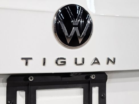 Used 2024 Volkswagen Tiguan S image 38