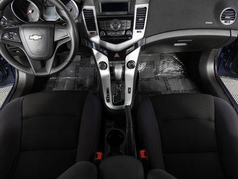 Used 2014 Chevrolet Cruze LT image 35