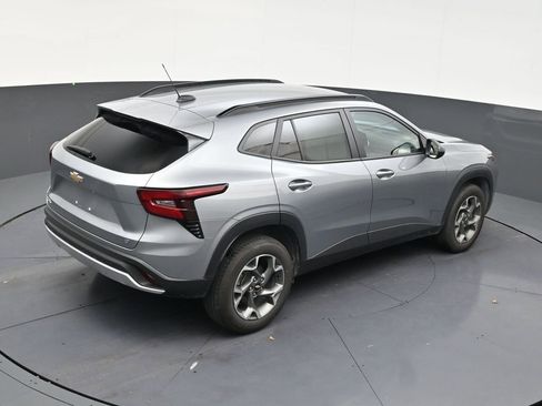 Used 2024 Chevrolet Trax LT w/ Driver Confidence Package image 16