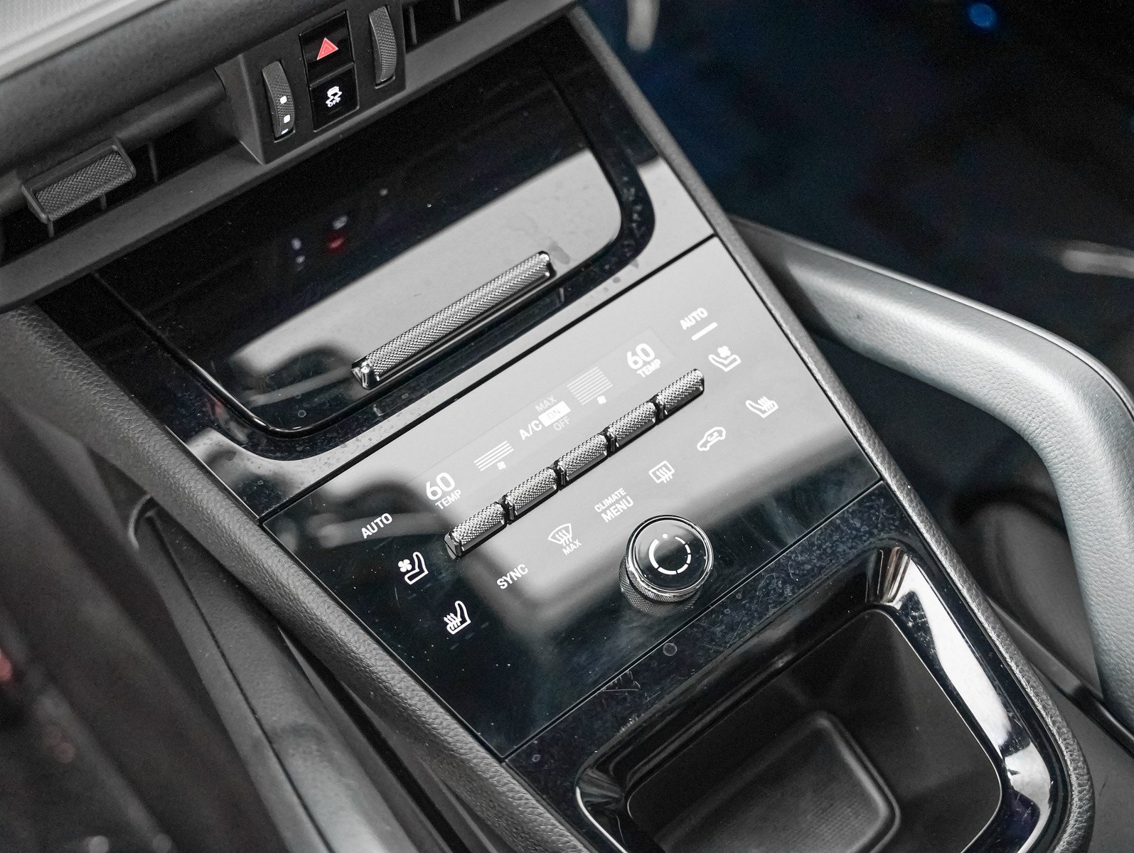 Certified 2025 Porsche Cayenne Coupe AWD/4WD image 20