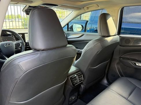 Used 2025 Lexus NX 250 FWD w/ Towing Package (2000 Lbs) image 25