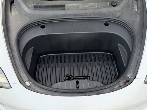 Used 2022 Tesla Model 3 Standard Range image 6