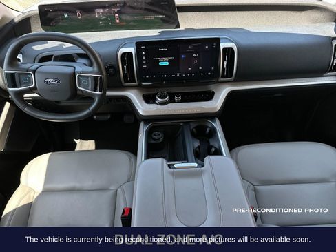 Used 2025 Ford Expedition Active AWD/4WD image 13