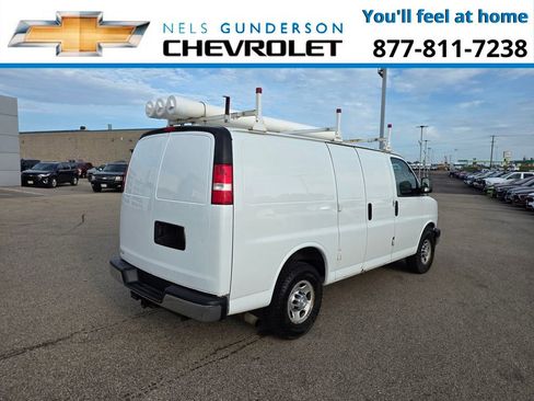Used 2018 Chevrolet Express 3500 w/ Driver Convenience Package image 6