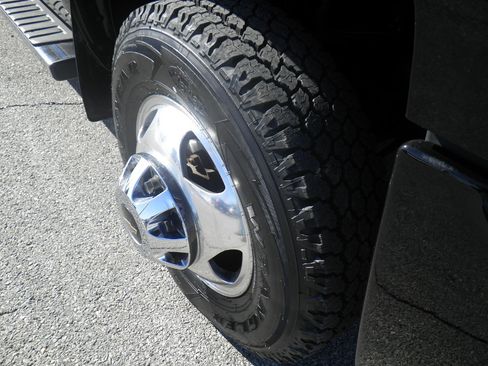 Used 2018 Chevrolet Silverado 3500 High Country w/ Duramax Plus Package image 8