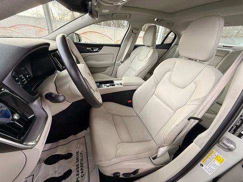 Used 2019 Volvo S60 T6 Momentum image 16