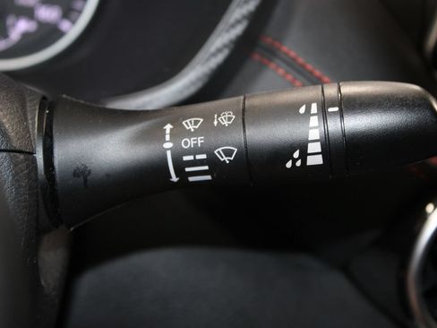 Used 2025 Nissan Sentra SR FWD image 24