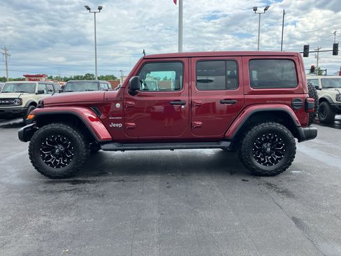 Used 2021 Jeep Wrangler Unlimited Sahara AWD/4WD image 3