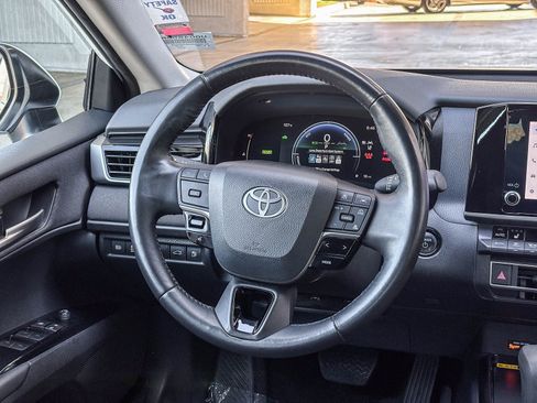 Used 2025 Toyota Camry SE AWD/4WD image 19