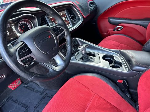 Used 2018 Dodge Challenger R/T Scat Pack w/ Leather Interior Group image 10