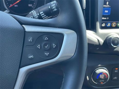 Used 2024 GMC Terrain SLT image 20