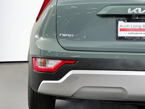 Used 2023 Kia Niro EX FWD image 17