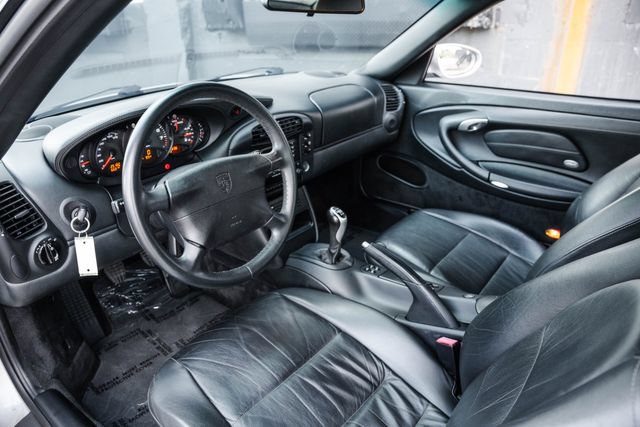Used 2000 Porsche 911 Carrera RWD image 2