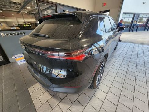 Used 2025 Chevrolet Equinox EV LT FWD image 4