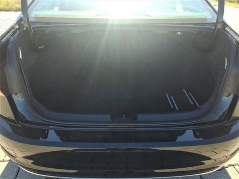 Used 2021 Volkswagen Jetta SE image 28