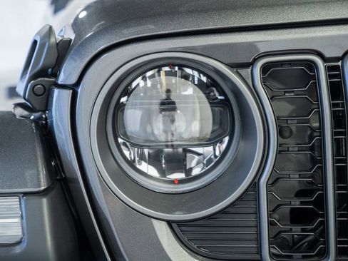New 2026 Jeep Gladiator Sport AWD/4WD image 10