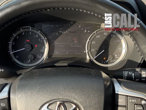 Used 2023 Toyota Highlander LE image 21