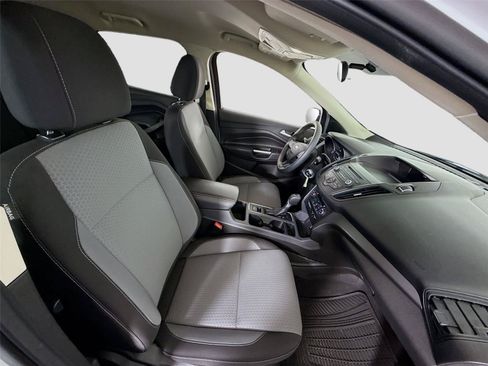 Used 2017 Ford Escape SE w/ SE Cold Weather Package AWD/4WD image 19