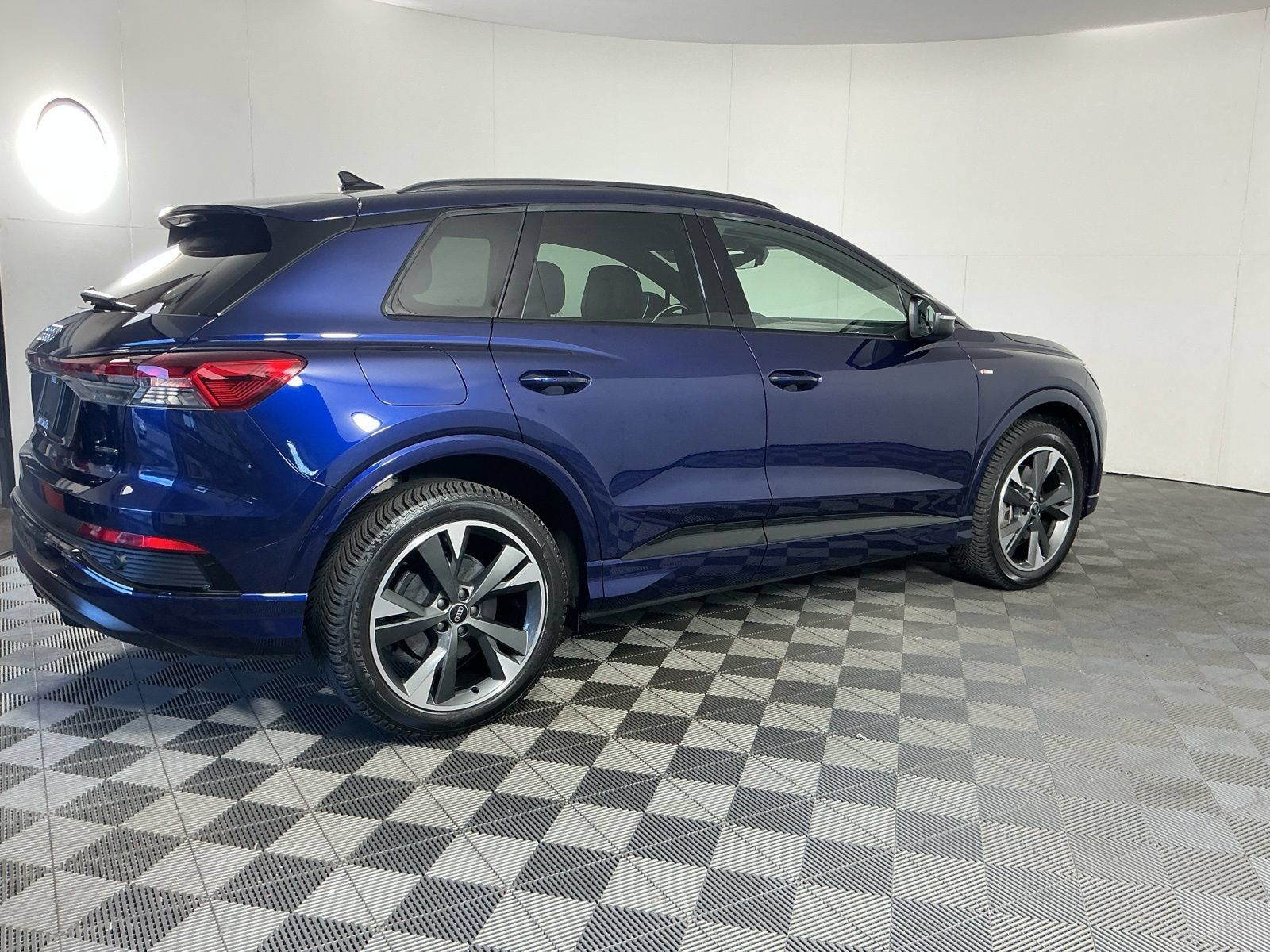 Used 2023 Audi Q4 e-tron Premium w/ Convenience Package AWD/4WD image 8