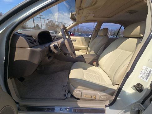 Used 1997 INFINITI J30 image 3