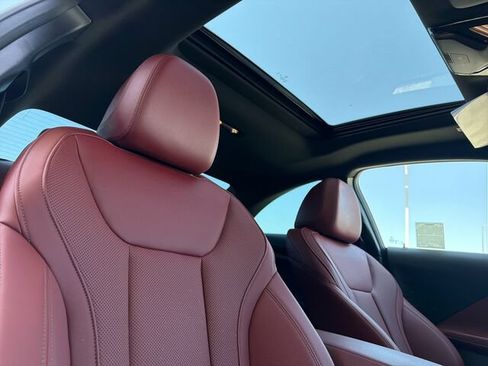 Used 2025 BMW 230i Coupe w/ Convenience Package RWD image 20