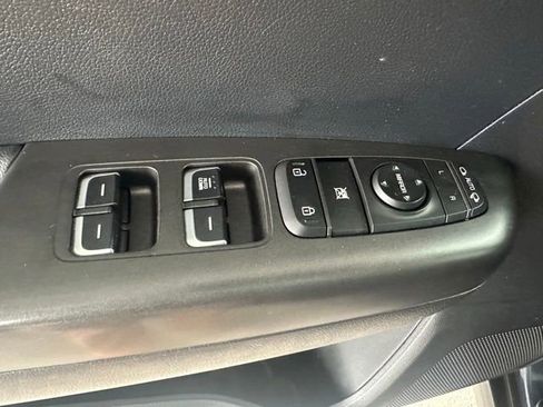Used 2021 Kia Sportage LX w/ LX AWD Popular Package image 23