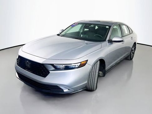 Used 2023 Honda Accord EX image 4
