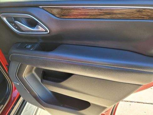 Used 2021 Chevrolet Tahoe Premier w/ Premium Package image 14