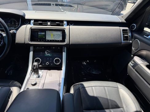 Used 2020 Land Rover Range Rover Sport HSE image 32