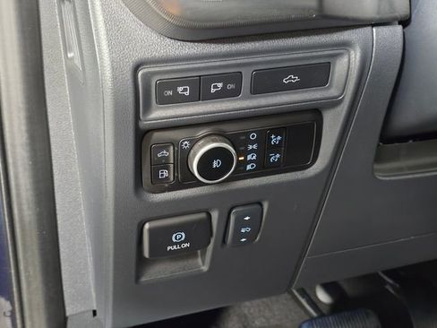 Used 2024 Ford F150 Platinum w/ FX4 Off-Road Package AWD/4WD image 27