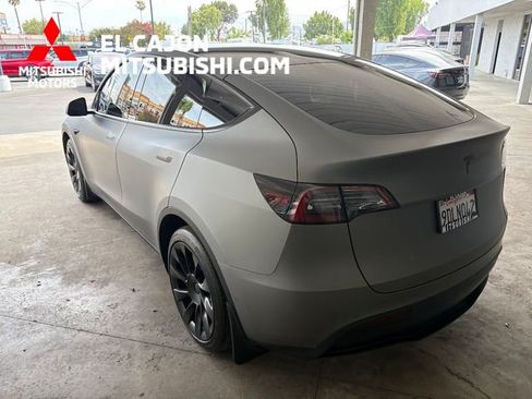 Used 2022 Tesla Model Y Long Range AWD/4WD image 5