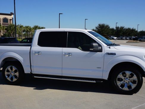 Used 2015 Ford F150 XLT w/ Equipment Group 302A Luxury image 4