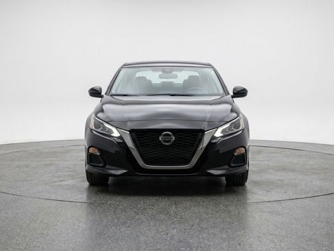 Used 2025 Nissan Altima 2.5 SV image 2