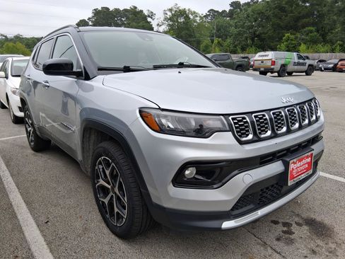 Used 2025 Jeep Compass Limited AWD/4WD image 7