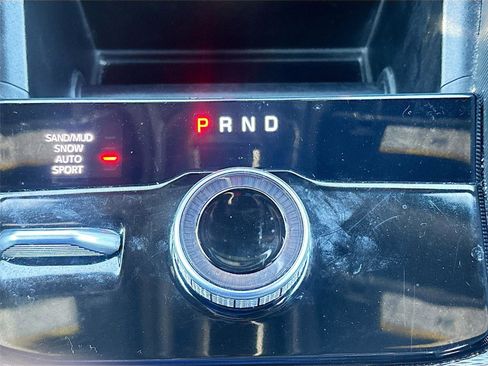 Used 2024 Jeep Grand Cherokee Limited image 18