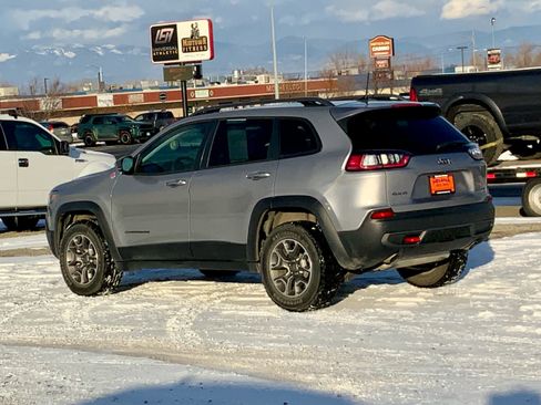 Used 2021 Jeep Cherokee Trailhawk w/ Comfort/Convenience Group image 4