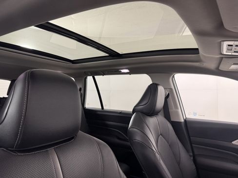 Used 2024 Toyota Grand Highlander AWD image 13