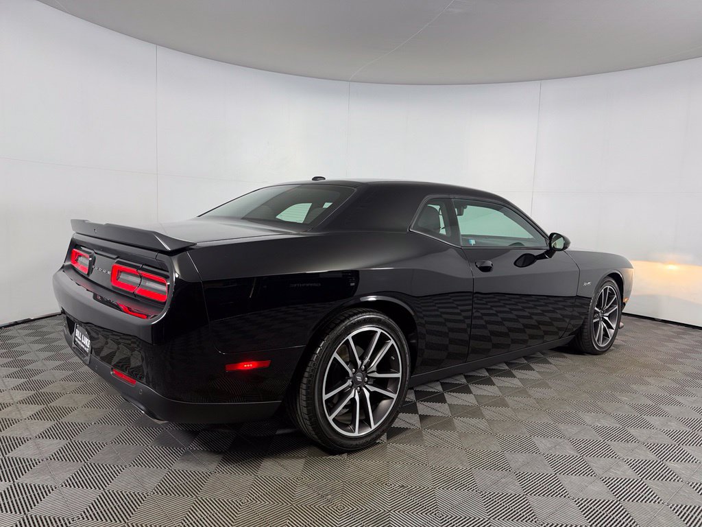 Certified 2023 Dodge Challenger R/T RWD image 9