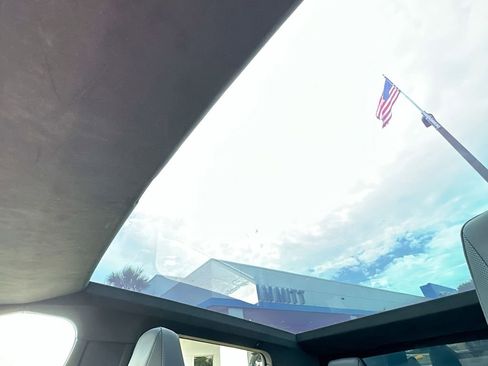 Used 2024 Tesla Cybertruck AWD Crew Cab image 20