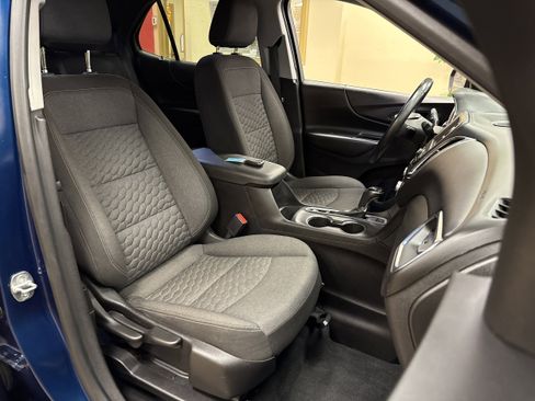Used 2019 Chevrolet Equinox LT w/ Driver Convenience Package image 25
