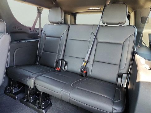 Used 2024 GMC Yukon XL Denali w/ Advanced Technology Package image 8
