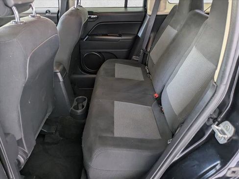 Used 2016 Jeep Patriot Latitude image 17