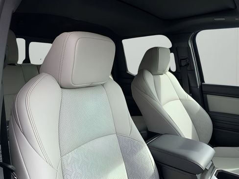 New 2025 Toyota Tacoma Limited AWD/4WD image 17