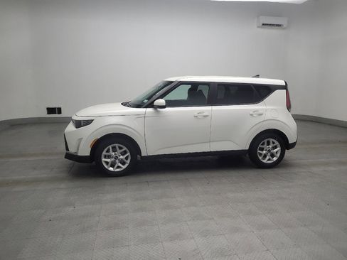 Used 2025 Kia Soul LX w/ LX Technology Package image 2