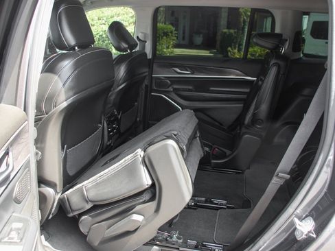 Used 2021 Jeep Grand Cherokee L Limited image 35