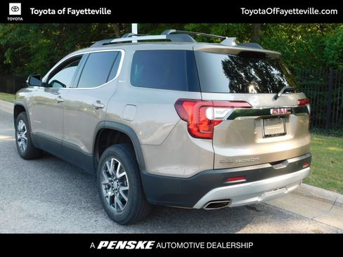 Used 2023 GMC Acadia SLT FWD image 3