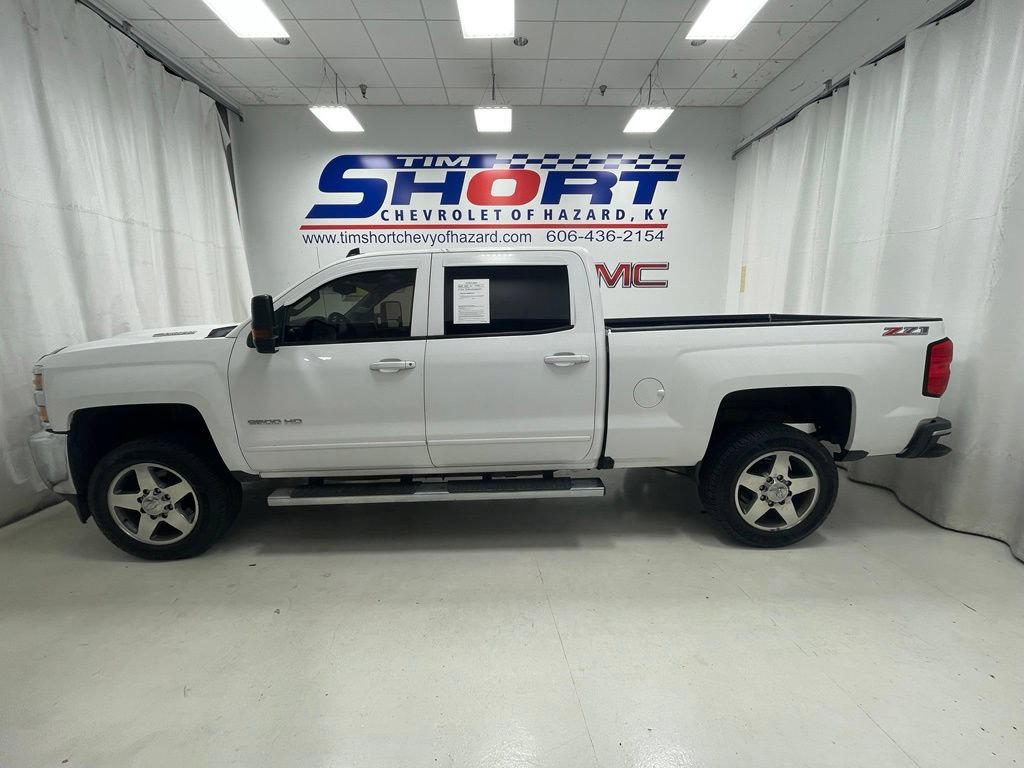 Used 2017 Chevrolet Silverado 2500 LT w/ LT Convenience Package AWD/4WD image 9
