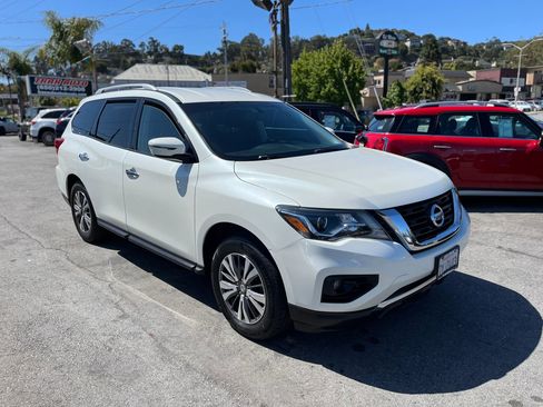Used 2017 Nissan Pathfinder SV w/ Trailer Tow Package image 1